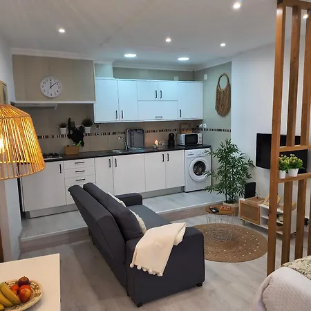 Lucas House נאזרה
