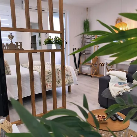 Lucas House נאזרה