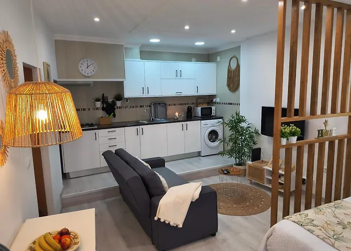 Lucas House Назаре