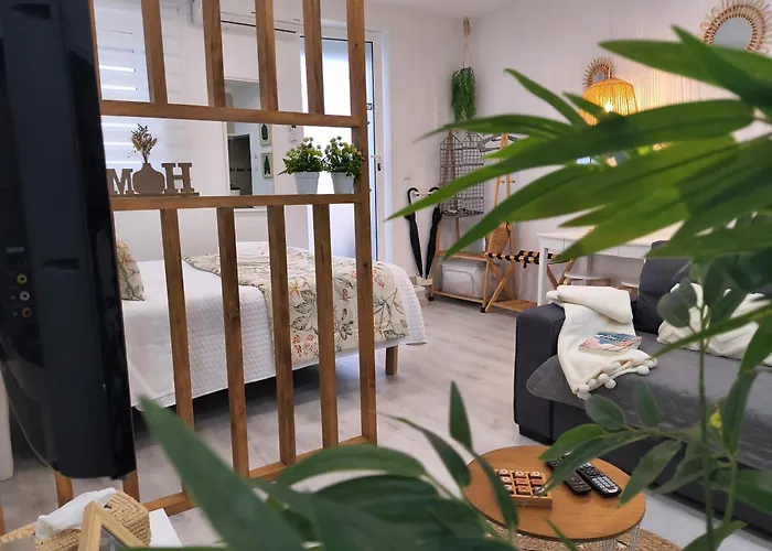 Lucas House Nazaré